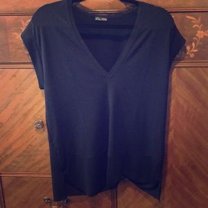 Basic black v-beck shirt